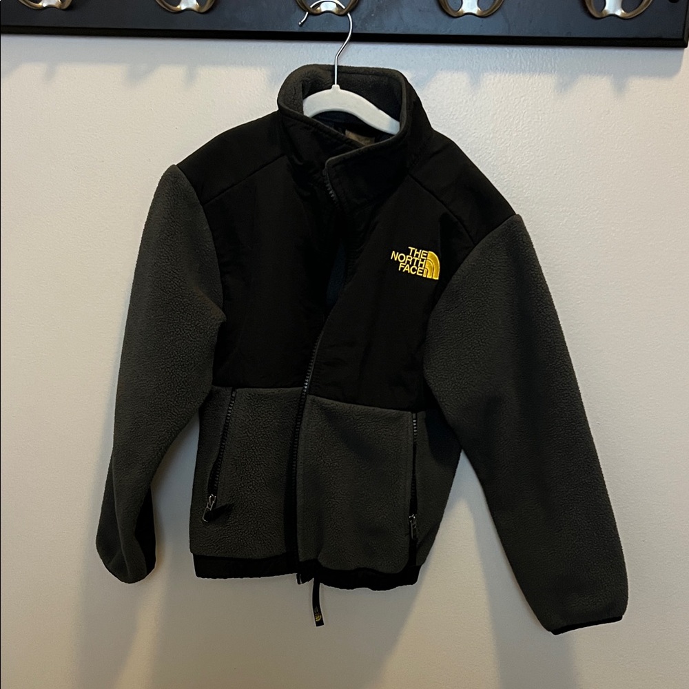 The North Face Kids Two-Tone Black & Gray Fleece Jacket with Yellow Logo